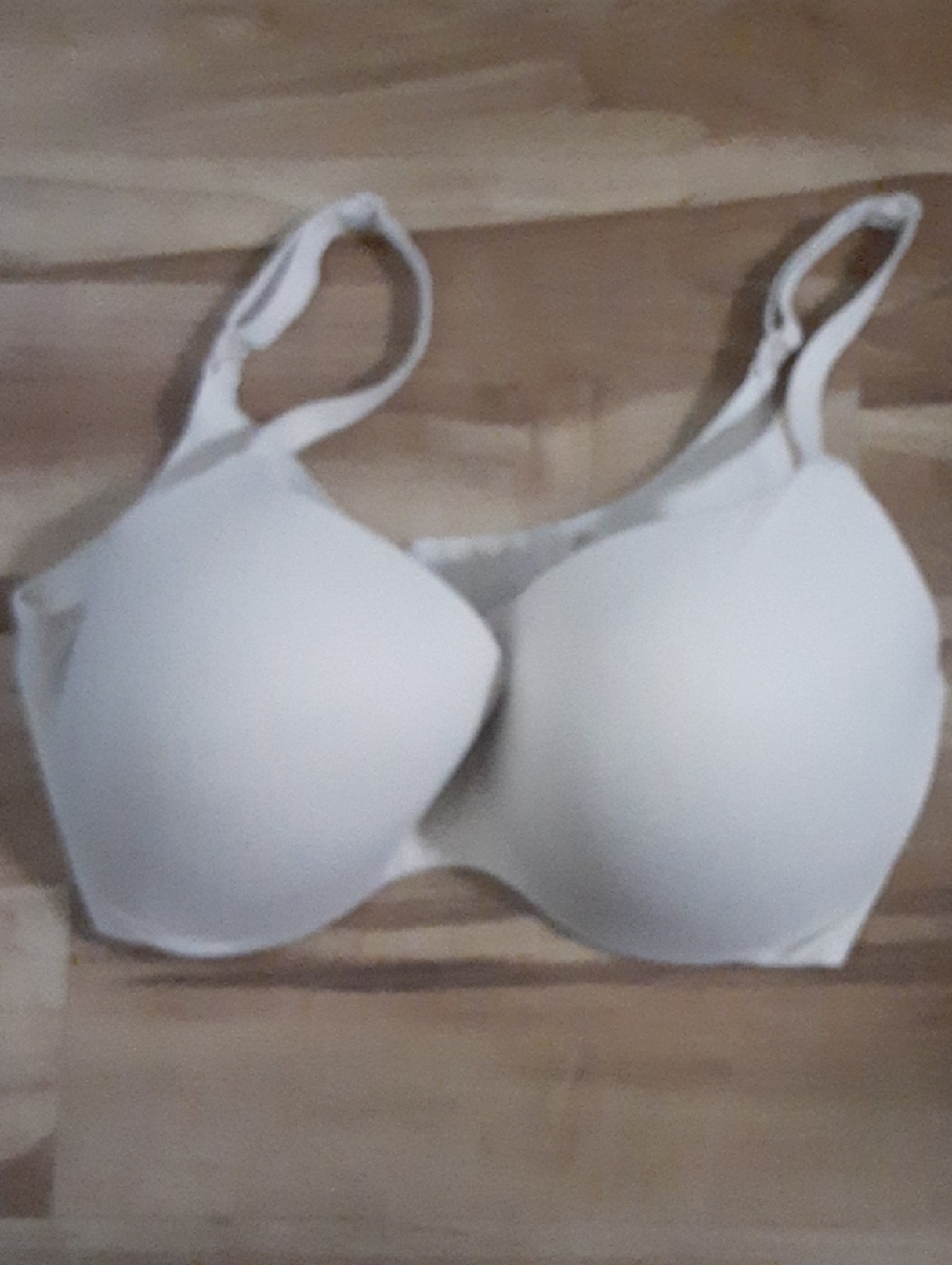 Victoria's Secret Cream T-Shirt Bra with Molded Cups